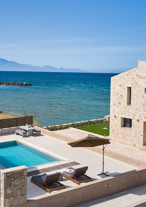 Seaside Luxury LaLune Villa, with Heated Pool