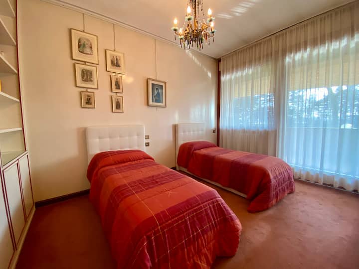 Kamera doppia con bagno en-suite Chumba cha・ watu wawili na bafu ya chumbani