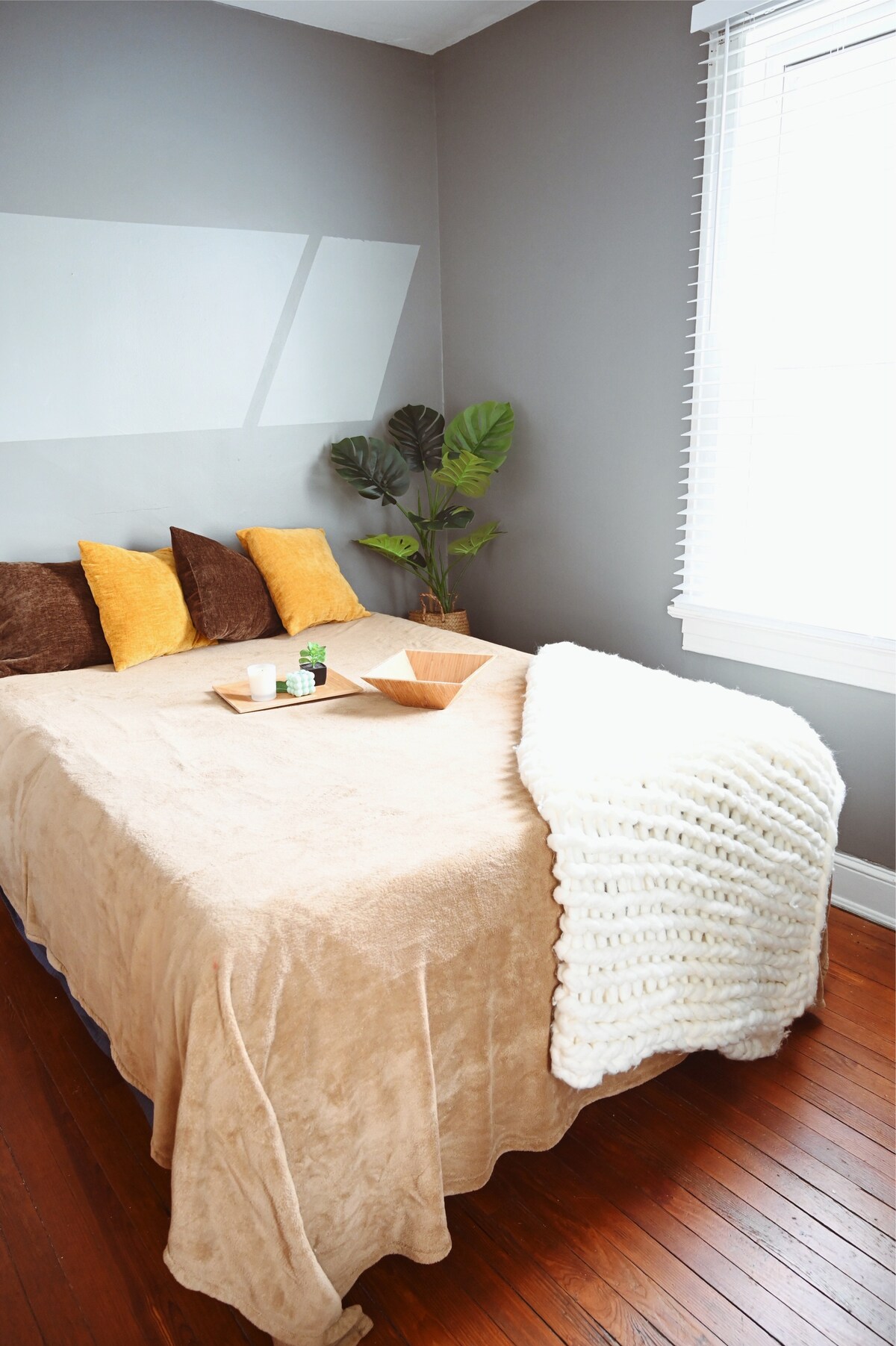 Ერთი საძინებელი საოფისე სივრცით დისტანციურად