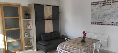 Annonce Airbnb populaire: Independent Studio in Amboise à Amboise