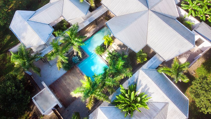 Love at first sight Villa, in quiet private parc