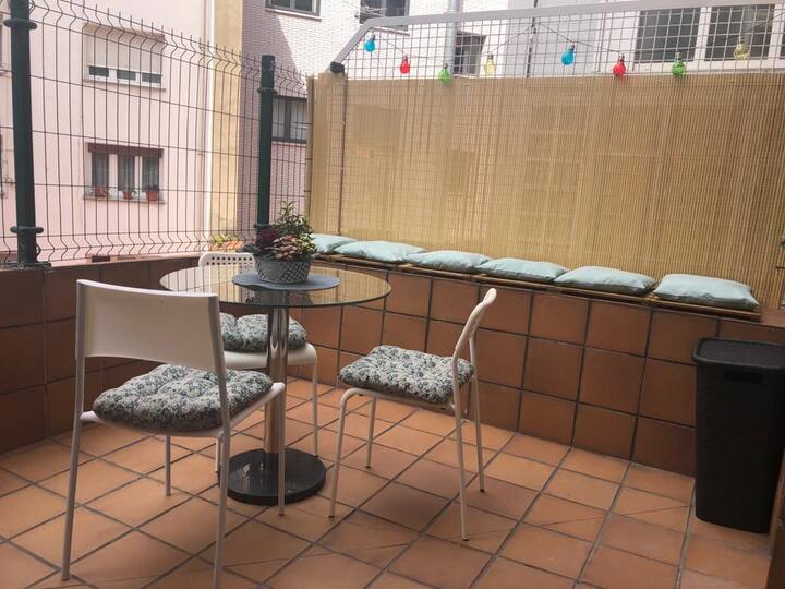 Downtown apartment with terrace 300 mts. from the beach. Apartments