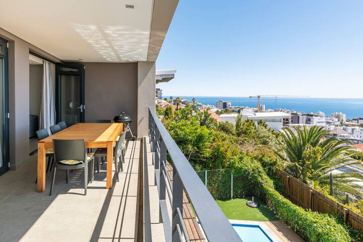 Elevated Living – Green Point 2 Bed with Pool gallery image 2