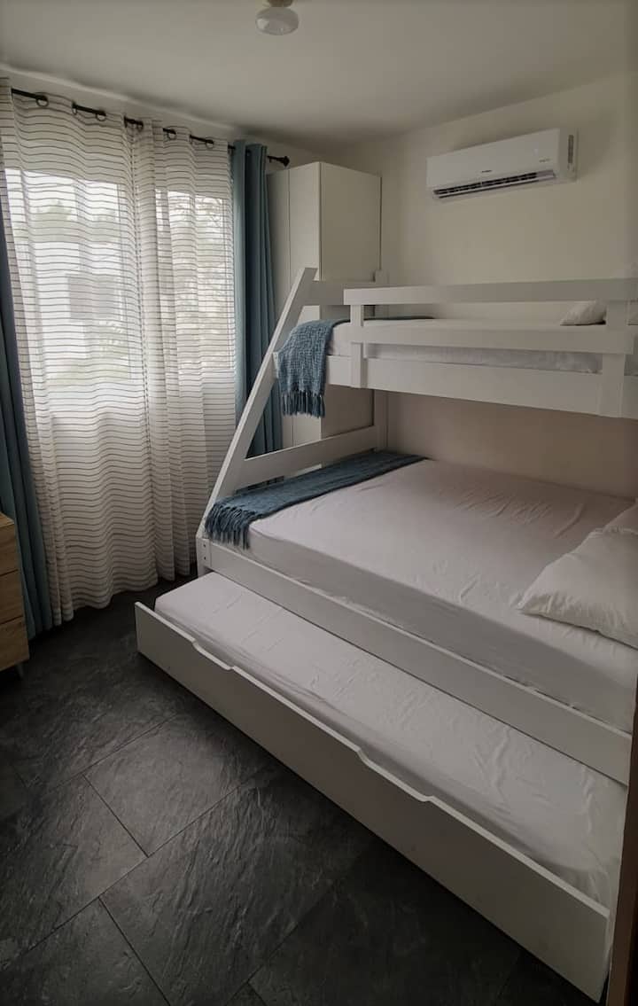 2号客房，标准双人床2张豪华床