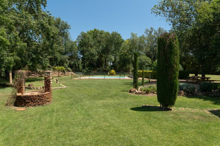 Can Navata – Masia Rural (21 Personas + 2 Extra) gallery image 2