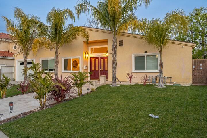 131 South of Blvd Upscale Area, Nice Home Pool-Spa gallery image 5