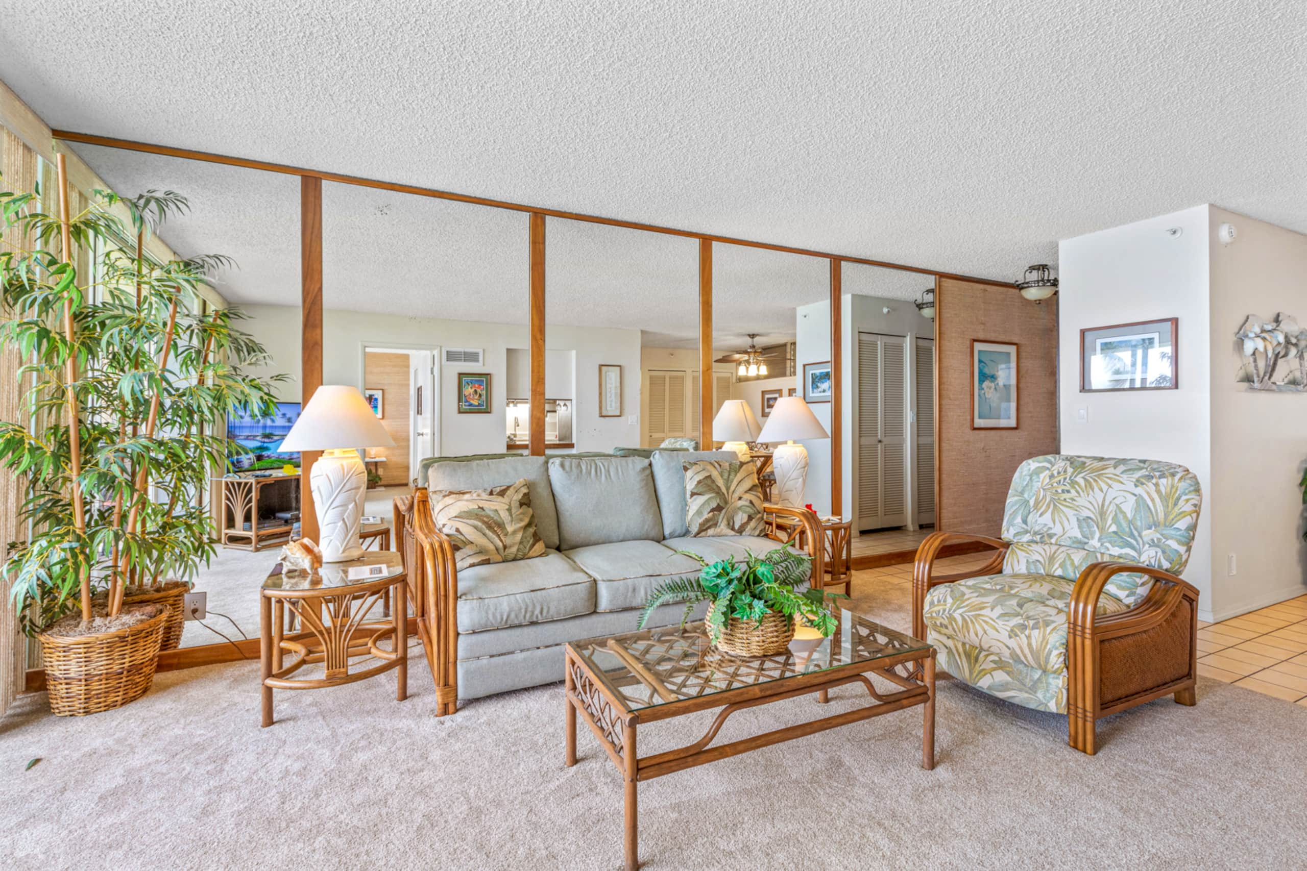 Condo in Lahaina · ★4.83 · 1 bedroom · 2 beds · 1 bath - Image 2