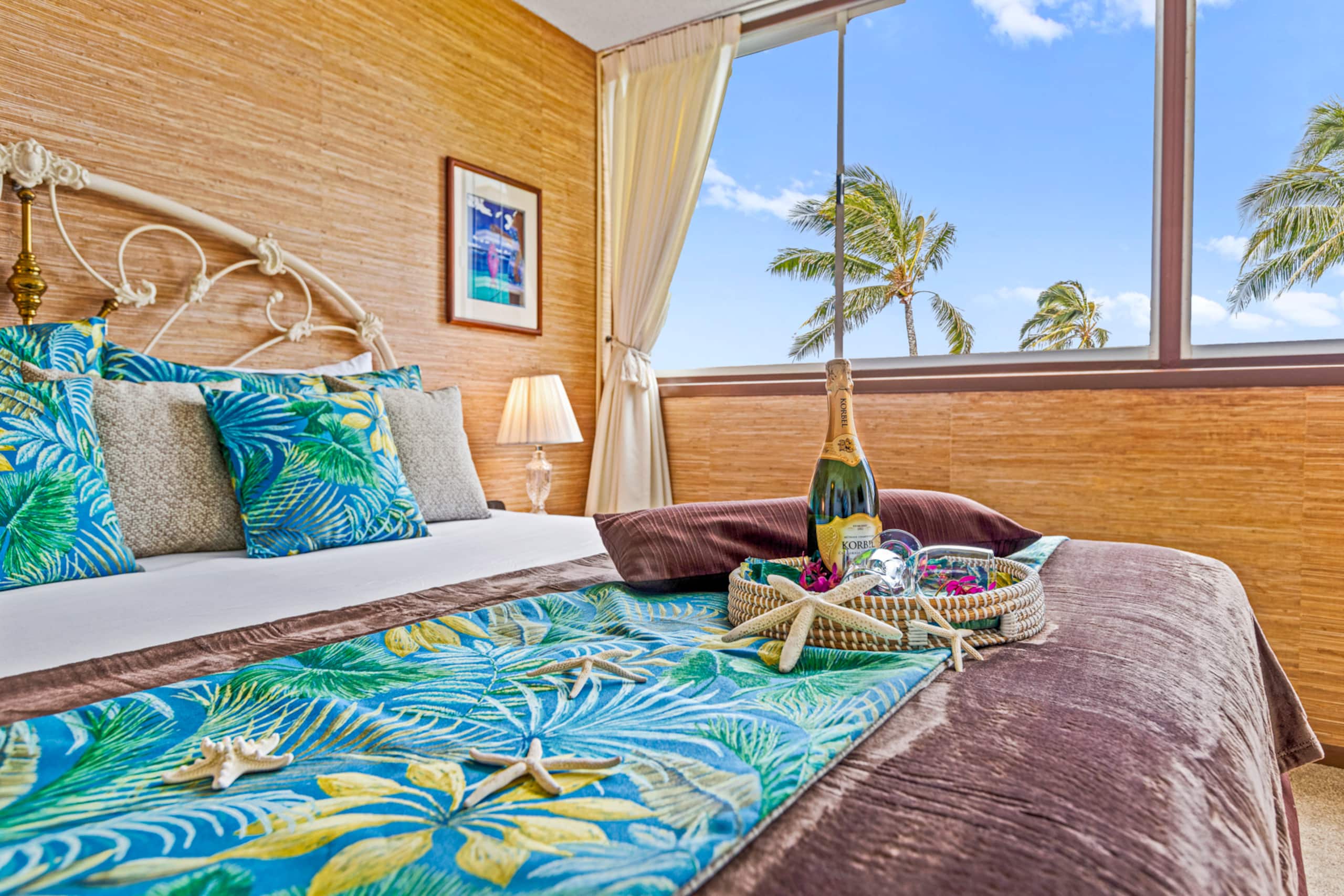 Condo in Lahaina · ★4.83 · 1 bedroom · 2 beds · 1 bath - Image 10