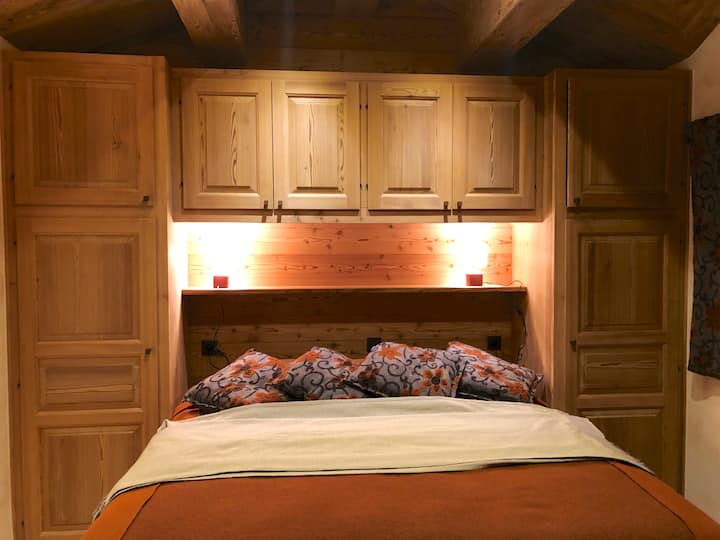 La Chambre de la Foret en la planta baja de Cghaussée/ The «Forest» Bedroom on the ground level