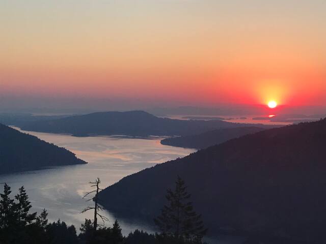 “Above It All” Guest House in rural Victoria gallery image 2