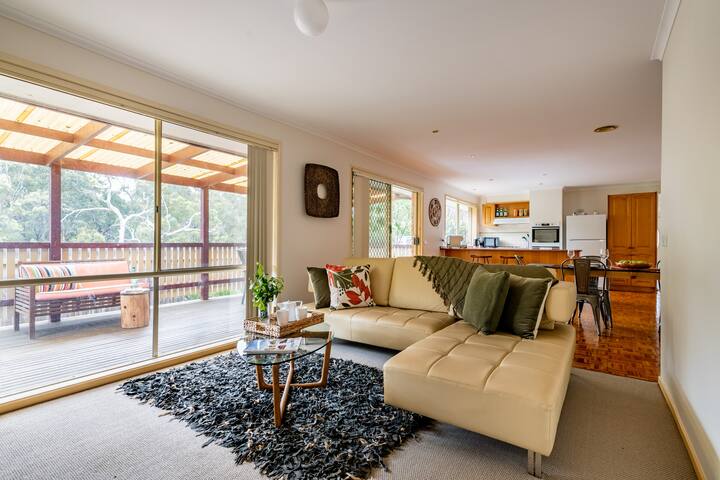 Hon – Aircon Light Bright Home with BBQ