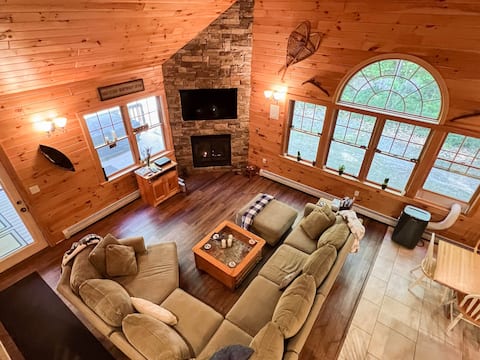 Gorgeous Bridgton Cabin | 10 Min Walk to the Lake!