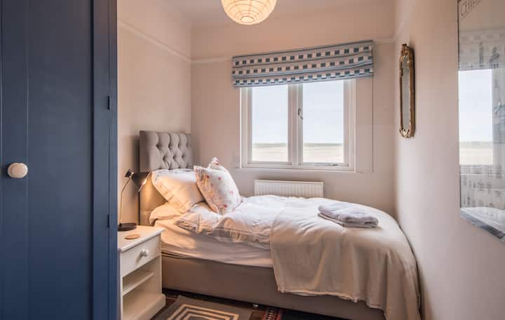 Spavaća soba 6 jednostrukih 3/4 kreveta s pogledom na močvaru