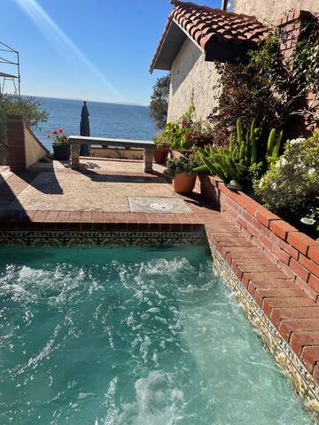 Malibu Beach House gallery image 2