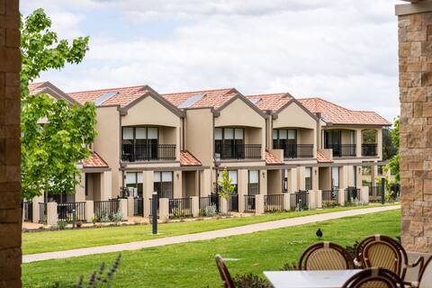 Hidden Valley Resort 3 B/R Family - min 2nt stay