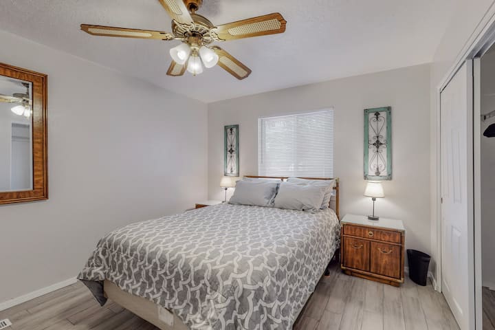 2 - ра спалня, спалня с двойно легло, скрин, смарт телевизор и килер. 