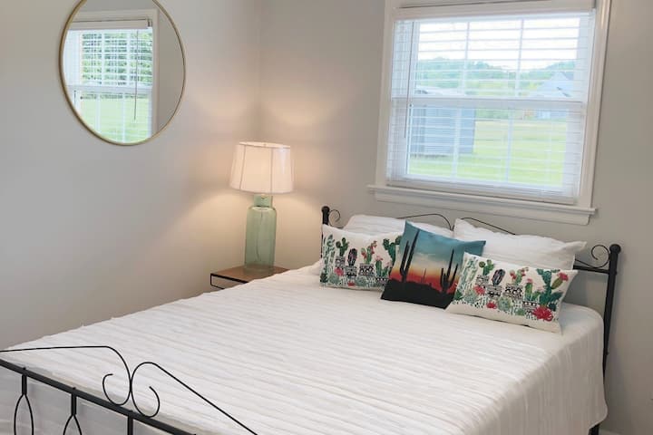 Dhomë gjumi 1 Mbretëreshë