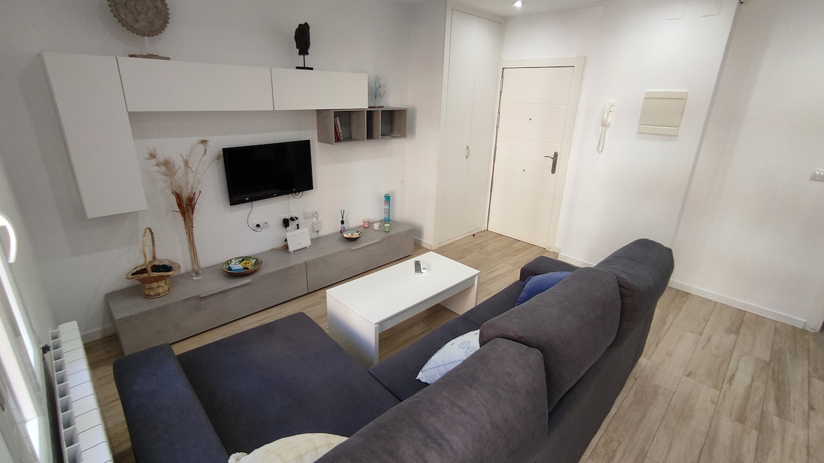 Top Airbnb: "Nice apartment" Ideal if you're traveling by train/AVE or bus! in Delicias