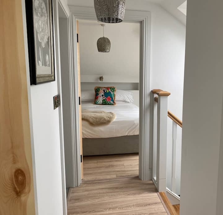 คอทเทจ 2 ห้องนอนชั้นบน