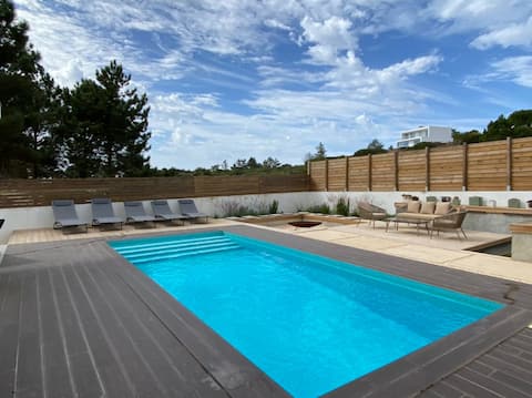 Cairnvillas: C40 Luxury Villa with Pool near Beach