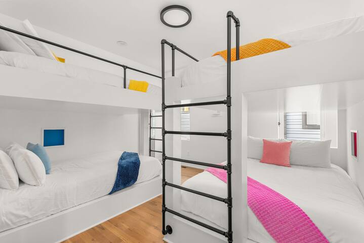 Elegant Design | Majestic City Views | Downtown! gallery image 5