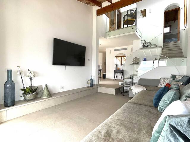 1st sea line Villa “Tre Pini” Cala Pi, Mallorca gallery image 4