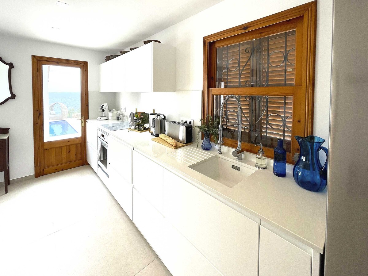 “Tre Pini” Villa, 1st Sea Line, Cala Pi, Mallorca 2