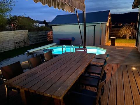 Relaxation Discovery
hot tub pool pets welcome