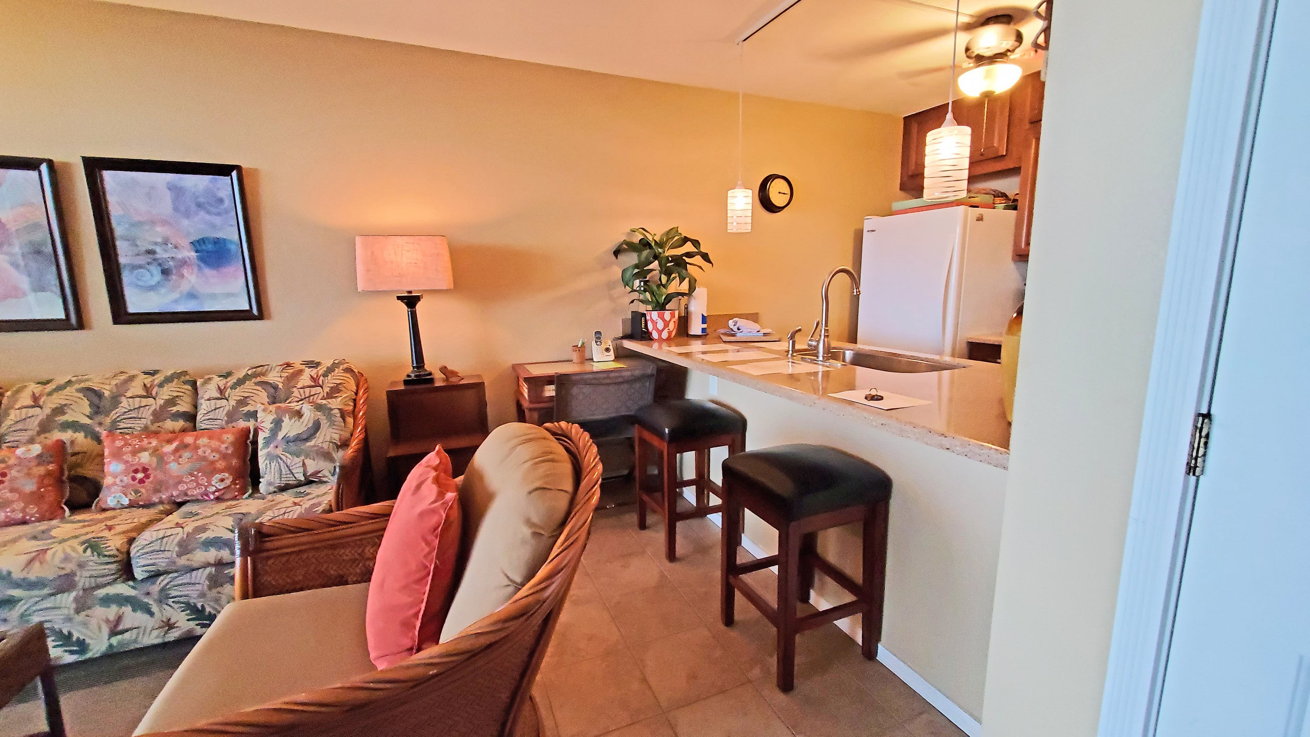 Condo in Kailua-Kona · ★4.87 · 1 bedroom · 2 beds · 1 bath - Image 4