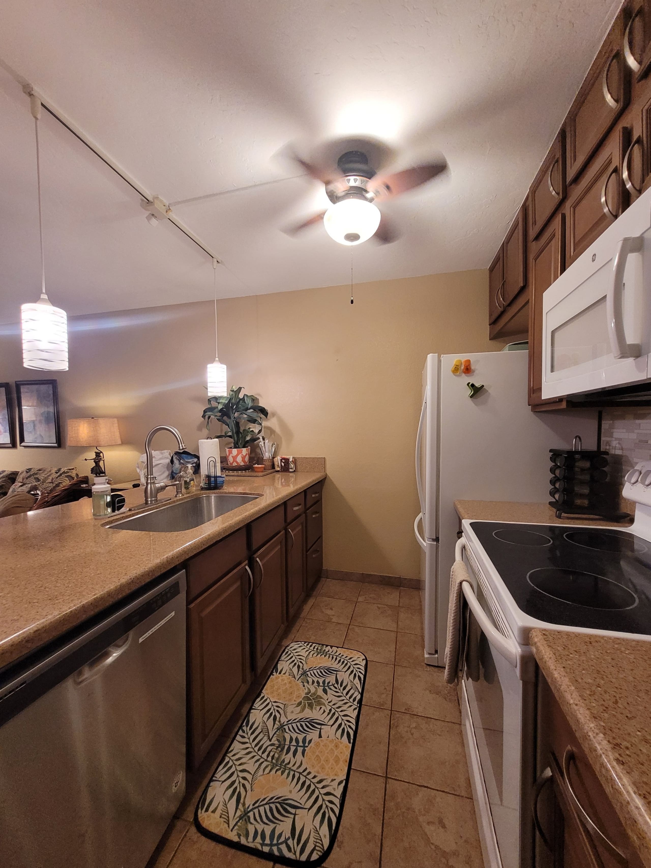 Condo in Kailua-Kona · ★4.87 · 1 bedroom · 2 beds · 1 bath - Image 9