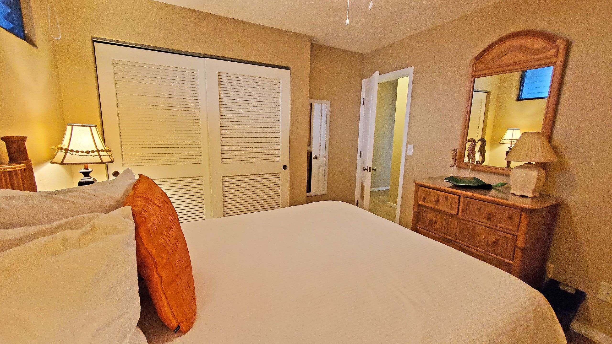 Condo in Kailua-Kona · ★4.87 · 1 bedroom · 2 beds · 1 bath - Image 10
