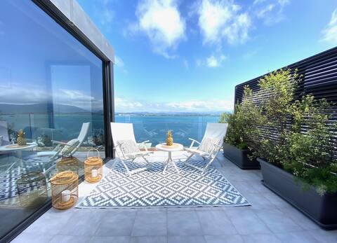 Apartment in the center,with terrace, sea and beach views