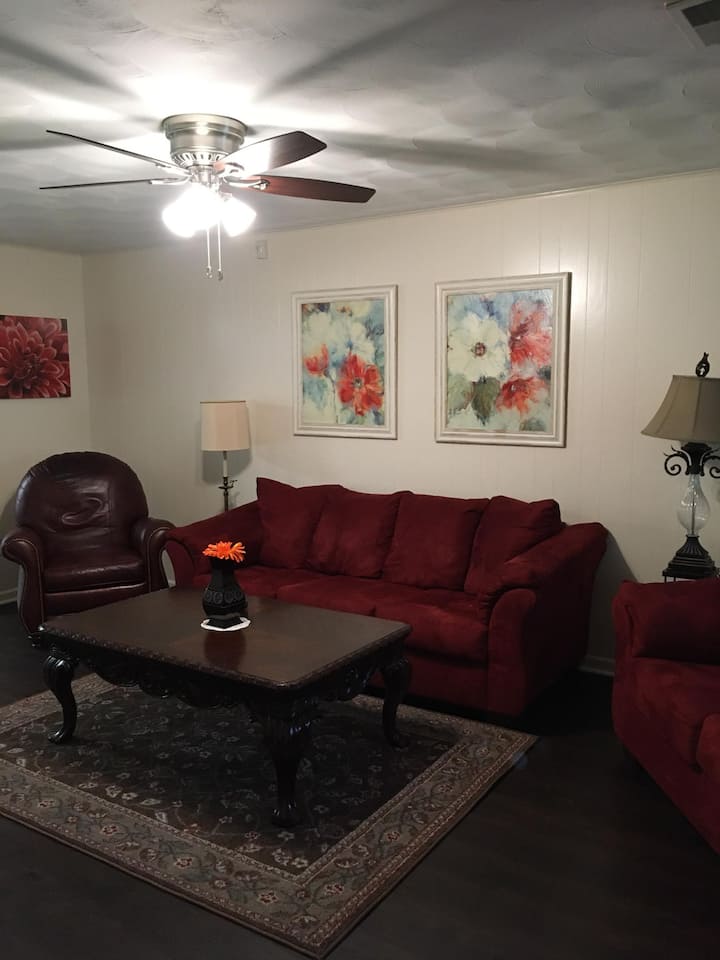 Delightful Home Stay Near Dallas! - Farmers Branch, TX
