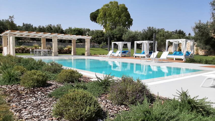 Peace, quiet, ideal for families villa with pool gallery image 2