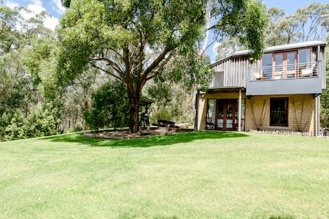 Successful Airbnb property: Relax and unwind cottage Otways - Blackwood in Surf Coast Shire
