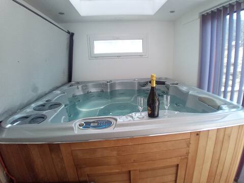 Relaxing chalet with private Jacuzzi 4 ****