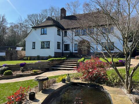 Elegant & Luxurious 8 Bedroom Period House