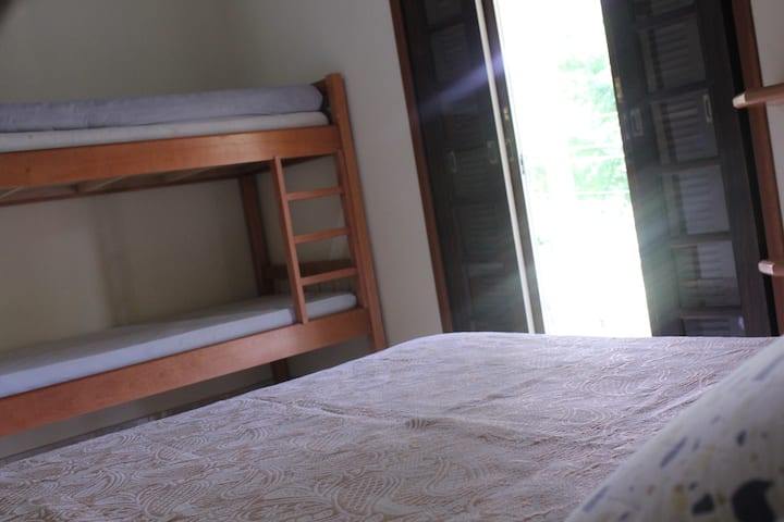 Спална соба 2 - голем и удобен кревет на спрат  