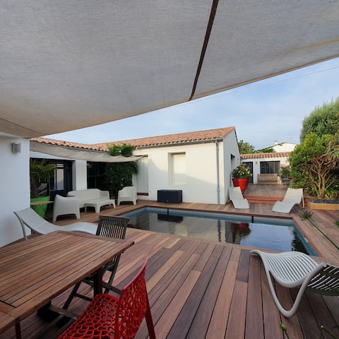 House 230 M2 – 12 people / 350 m from the sea / quiet