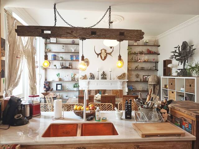 UNIQUE Bohemian Mansion Near Sights & Transport gallery image 2