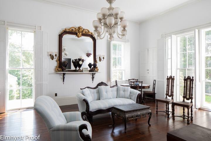 Beautiful historic home in Newport gallery image 2