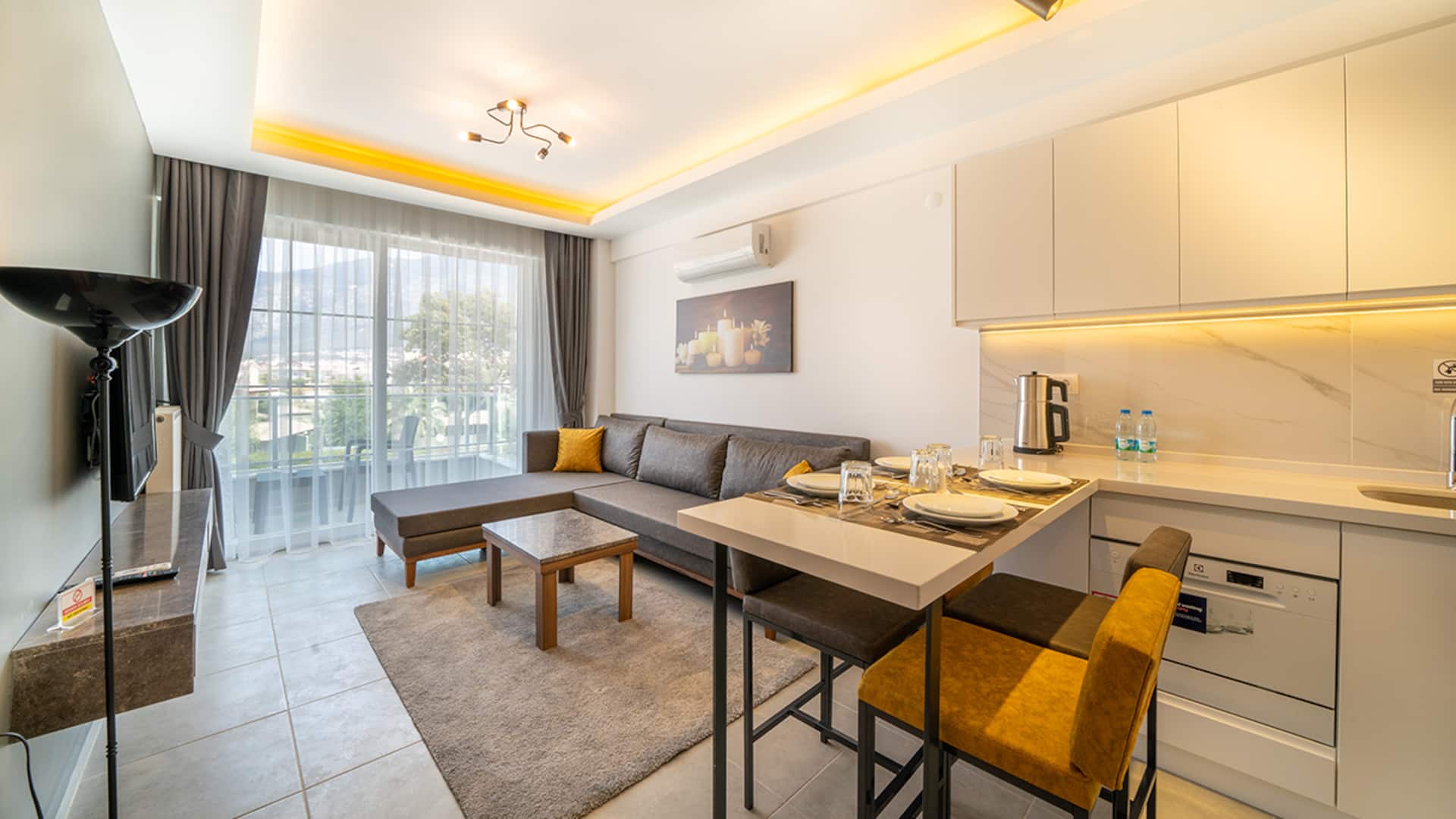 Midpoint Suites