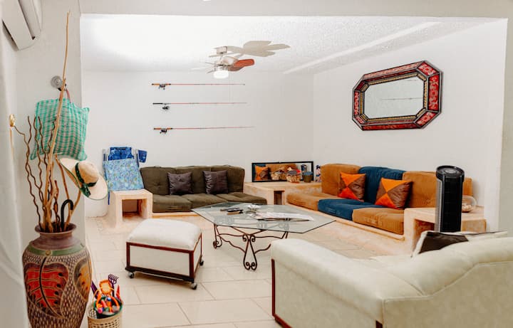 Family-friendly Beach House - Ixtapa Zihuatanejo