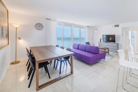 Top Airbnb: Oceanfront Brickell Miami Condo 30 Pool Free Parkg in Brickell Business District