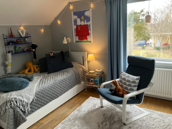 Საძინებელი nr 3. საწოლი არის 120 სმ 