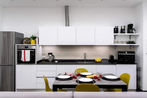 Top performing Airbnb: New apartment with free parking garage in Albenga
