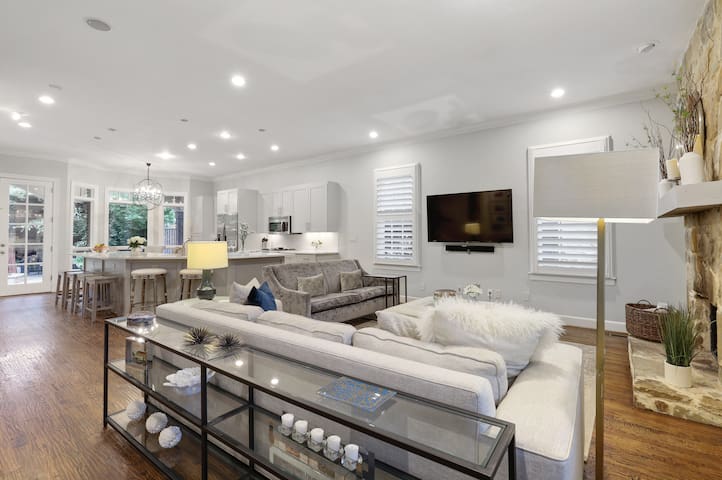 M Streets Modern Tudor with Backyard Oasis gallery image 5