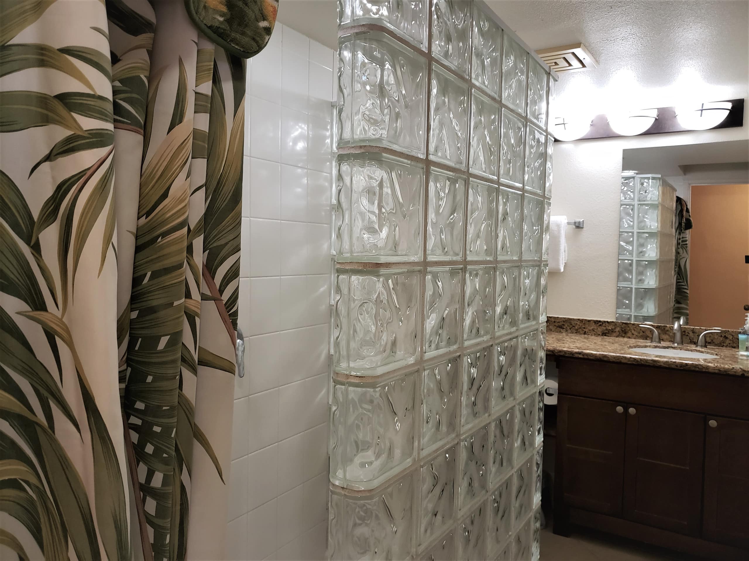 Condo in Kihei · ★4.79 · 3 bedrooms · 5 beds · 2 shared baths - Image 14