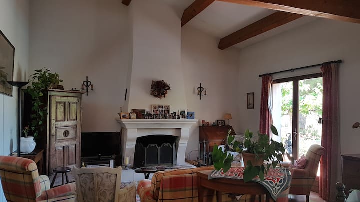 "La Villa Jeannette, Véritable Maison De Famille" - Cuges-les-Pins