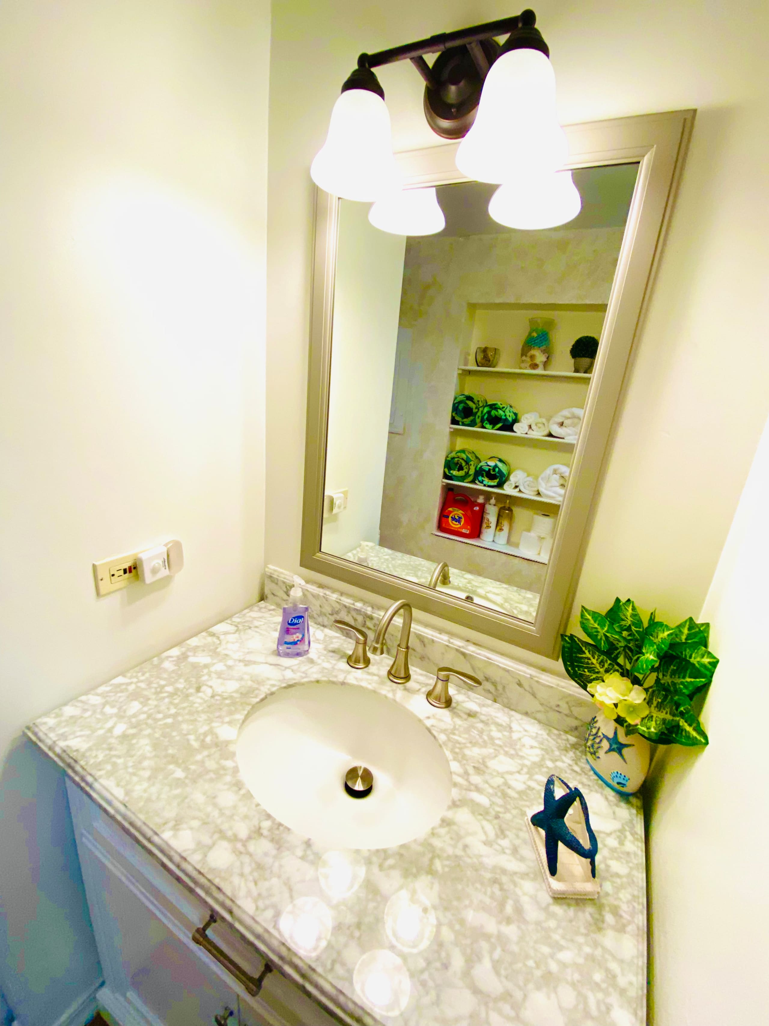 Condo in Hauula · ★4.75 · 1 bedroom · 2 beds · 1 private bath - Image 32